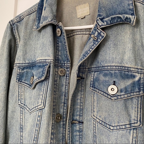 Jean Jacket - Picture 1 of 3